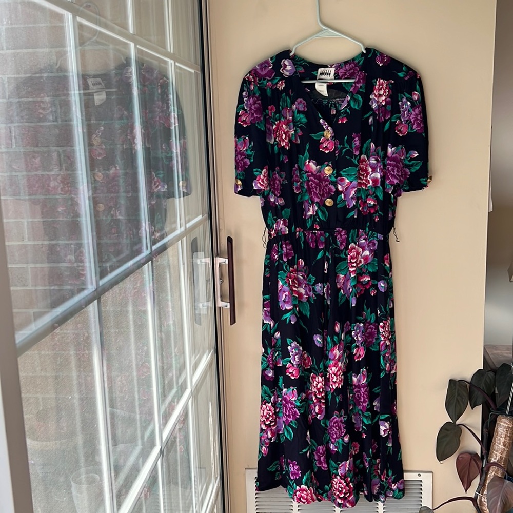 VINTAGE Leslie Fay Floral Dress with pockets! Spring Dress